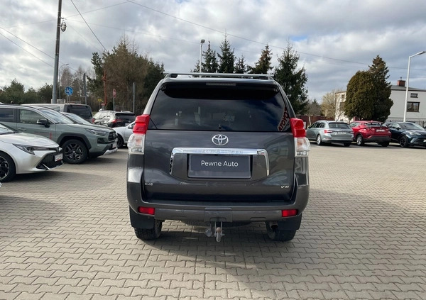 Toyota Land Cruiser cena 124900 przebieg: 148955, rok produkcji 2011 z Rzeszów małe 137